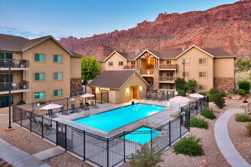 5C Sweet Redcliff Condo, Pool & Hot Tub Moab Luaran gambar